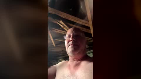 wisenhar online show from April 11, 4:22 pm