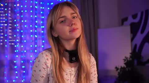 Hollis online show from December 19, 9:32 pm