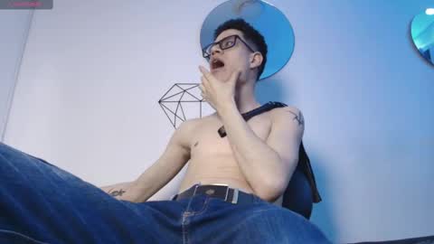  W O L F  online show from September 10, 1:34 pm