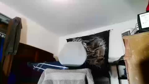 Snapshot of wolfman79 chatting on October 10, 11:27 am wolfman79 online show from October 10, 11:27 am