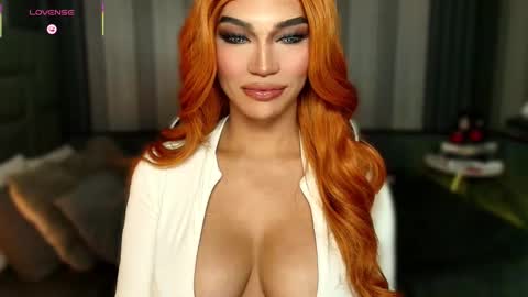 Julia online show from December 5, 3:06 am