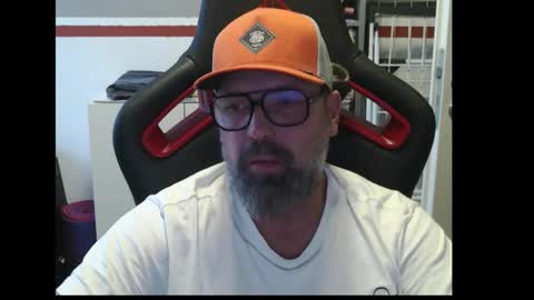 Adam online show from November 5, 7:32 am