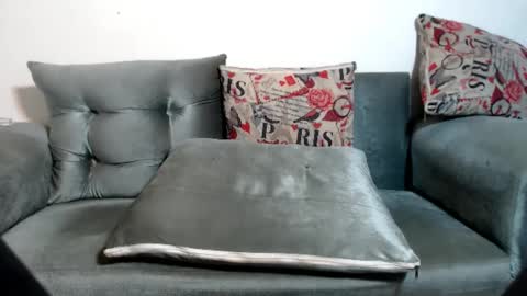 SHENIEL RODRIGUEZ online show from January 29, 6:22 am