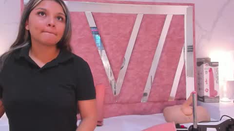 wonderkloe_ online show from February 15, 1:30 am