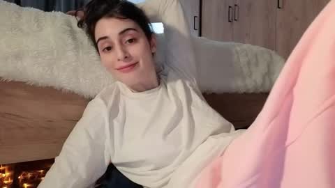 Stia online show from February 2, 11:17 am