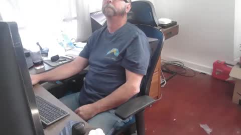 woodworker6473 online show from October 16, 1:11 pm