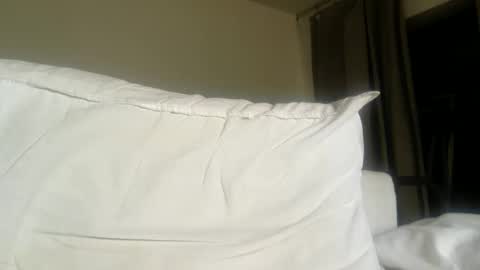 woof_wolf37 online show from May 10, 3:51 pm