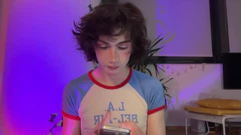 Glen online show from February 5, 8:23 pm