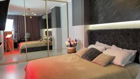 Maya online show from March 23, 1:10 am