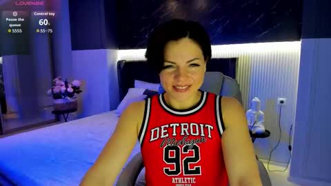 Maya online show from November 7, 1:08 am