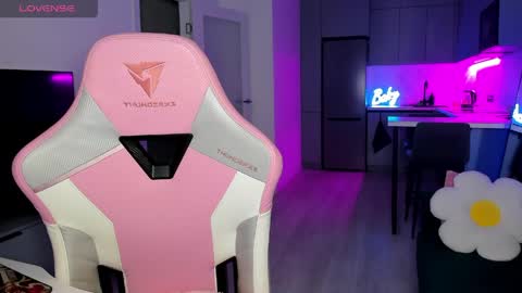 Emi online show from April 17, 5:10 am