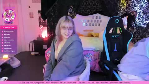 Wren Valentine online show from April 13, 3:05 pm