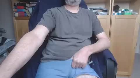 ws8l online show from April 22, 10:33 am