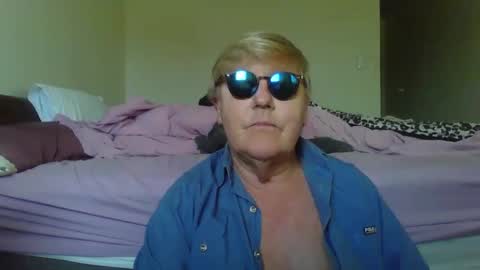 wwwwio online show from February 14, 11:29 pm