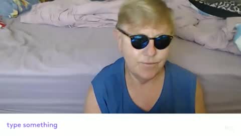 wwwwio online show from November 29, 11:45 pm