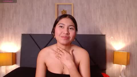 aurora  online show from November 17, 3:42 am