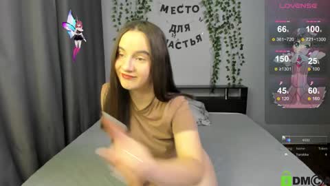 Lola online show from October 25, 6:52 pm