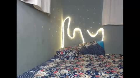 xcreamypussy online show from February 24, 7:33 am