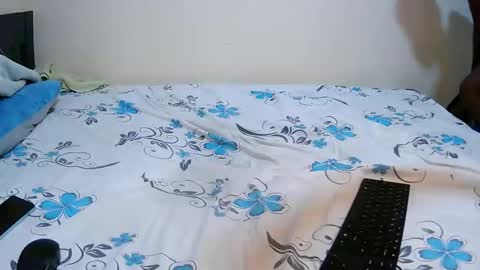 xeenah online show from November 25, 12:53 am