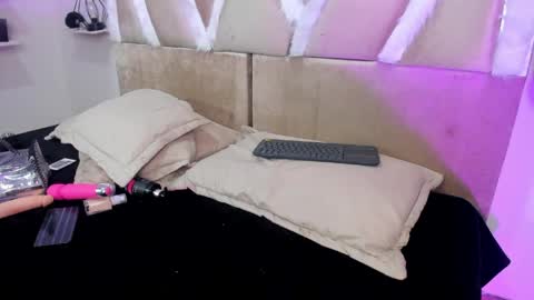 hinata  online show from March 31, 1:39 am