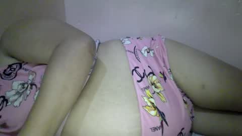 xjuicytits online show from July 7, 7:23 am
