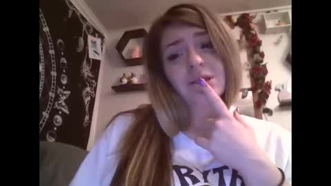 xkittymeowz online show from April 12, 12:36 am