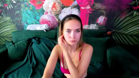 Linda online show from September 14, 12:39 pm