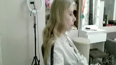 xMilagrosxs online show from April 28, 9:24 am