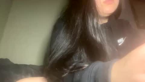 Snapshot of xocrybaby chatting on February 9, 5:40 am xocrybaby online show from February 9, 5:40 am