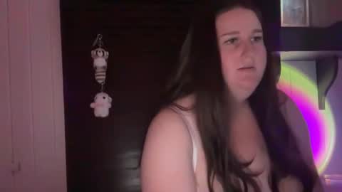 xopeachybaby online show from May 14, 6:55 am