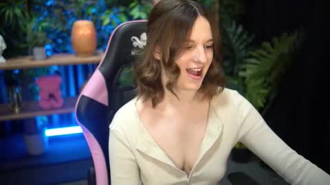 xoxo_molly online show from November 26, 9:11 pm