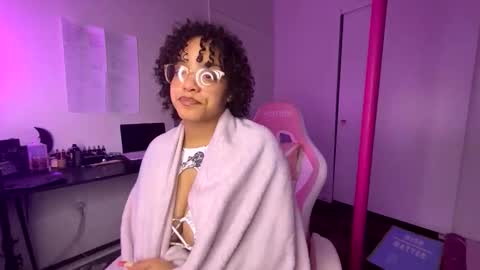 xStarGazingx online show from April 2, 6:43 am