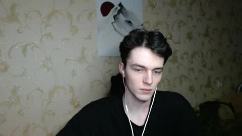 traqqq online show from April 25, 9:34 pm