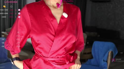 FrancyStepmom and YStepson    INTERESTED IN A GIRL-GIRL COLLABORATION  TEXT ME HERE  or INSTAGRAM online show from January 12, 1:37 pm