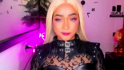 xxasian_goddessxx online show from March 20, 6:29 am