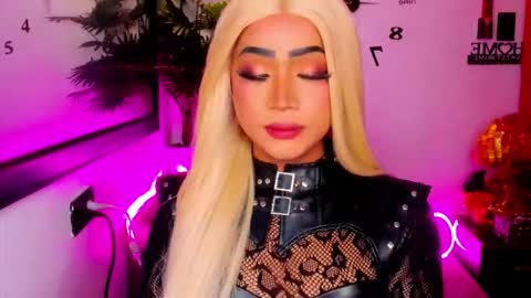 xxasian_goddessxx online show from March 19, 6:19 am