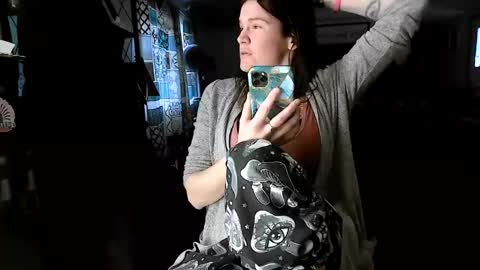 Snapshot of xxdana chatting on February 3, 9:07 pm Deezy online show from February 3, 9:07 pm