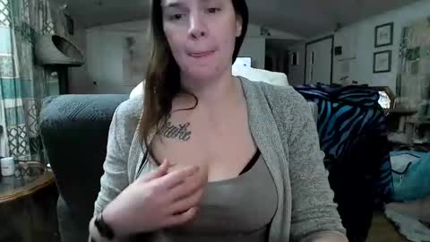 Snapshot of xxdana chatting on February 23, 5:45 am Deezy online show from February 23, 5:45 am