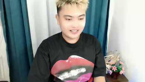 Loyd online show from February 6, 6:32 pm