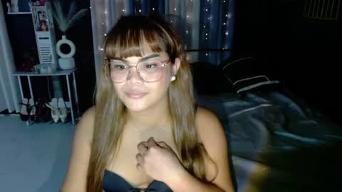 Kylie Smith online show from June 15, 3:26 pm