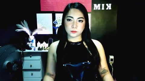 xxslutty kim online show from November 17, 9:12 am