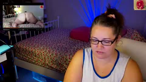 Strawberry Jane online show from June 12, 4:44 am