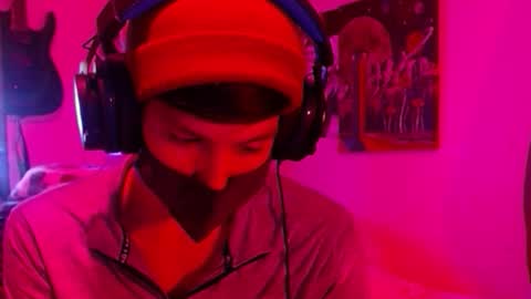 Snapshot of xxwhitefoxx chatting on October 16, 5:18 am David Fox online show from October 16, 5:18 am