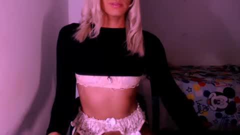 Snapshot of xxxanonymousloverxxx chatting on October 25, 4:46 am Chiara online show from October 25, 4:46 am