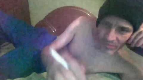 Snapshot of xxxfredmtlxxx chatting on December 14, 2:33 am xxfredmtl18xx online show from December 14, 2:33 am