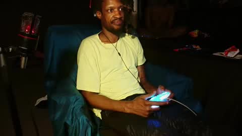 xxxjrstrokesxxx online show from April 5, 1:46 am