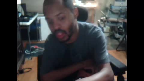 xxxonwheelz online show from October 29, 4:36 am