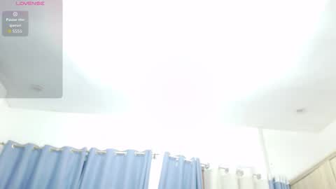 Yasmin online show from April 3, 6:04 pm