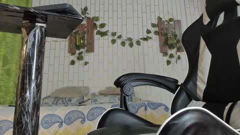 yacksson_lawrence online show from February 3, 3:31 am