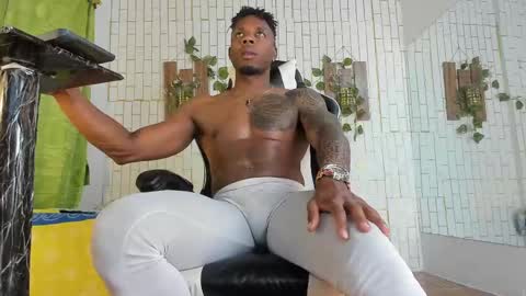 yacksson_lawrence online show from February 14, 4:26 am